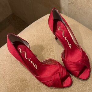 res silk size 6 heels